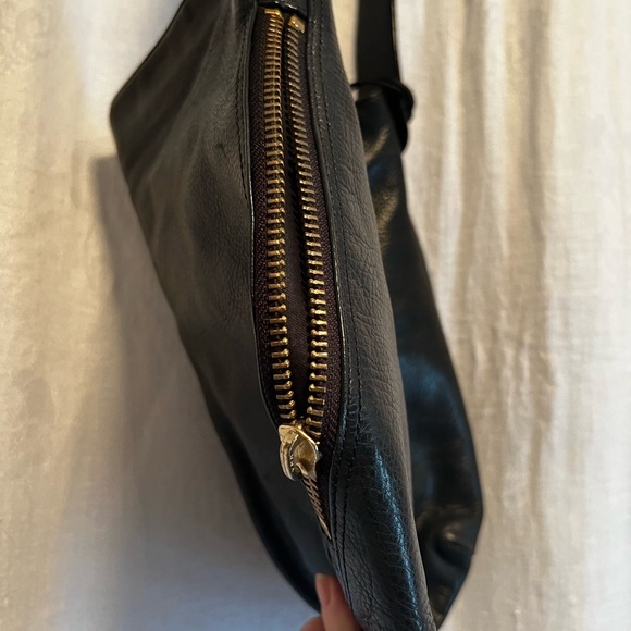 Black Fossil leather shoulder satchel bag. Soft leather. - Picture 9 of 10